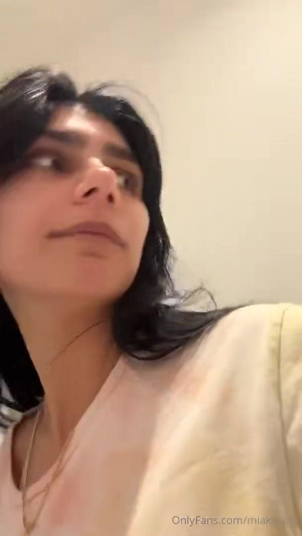 Mia Khalifa Nude Bathroom Onlyfans Livestream Leaked Lewd Influencers