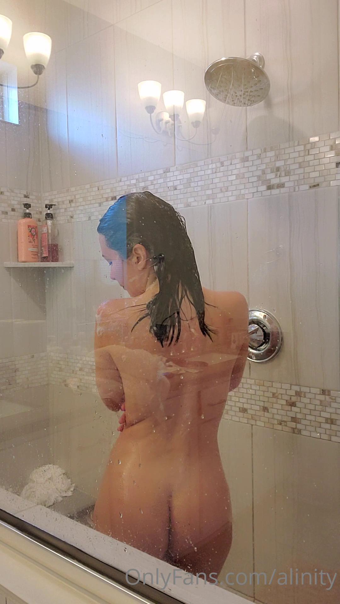 Alinity nude shower