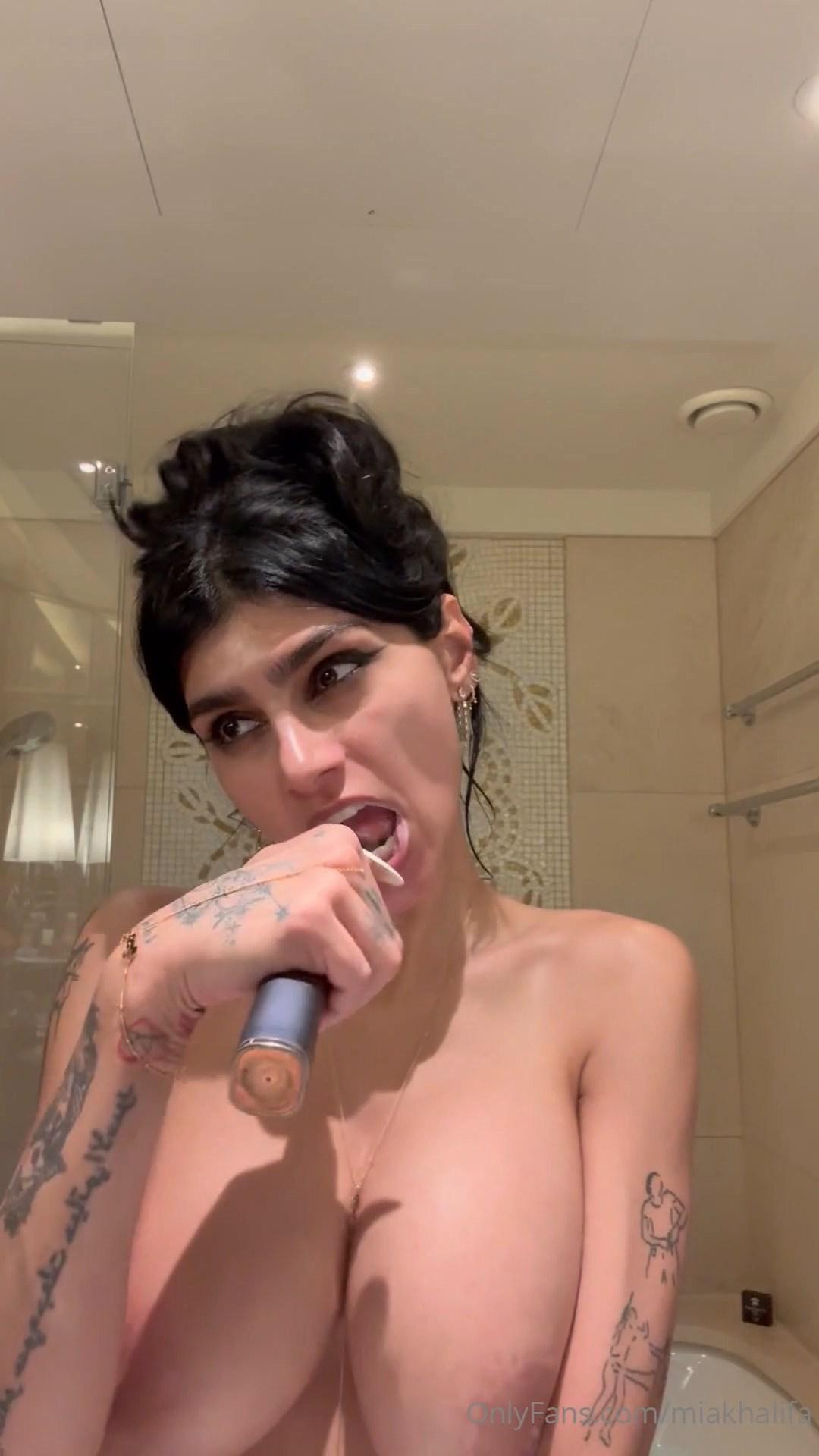 Mia Khalifa Nude Teethbrushing Onlyfans Video Leaked Lewd Influencers